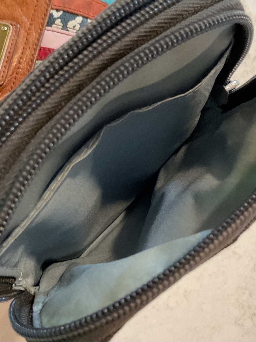 Baggallini True Classic Take Two RFID Crossbody graphite gray LIKE NEW - Picture 15 of 16